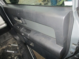 2007 TOYOTA FJ CRUISER SILVER 4.0L AT 4WD Z17621
